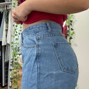 Light washed mom jeans